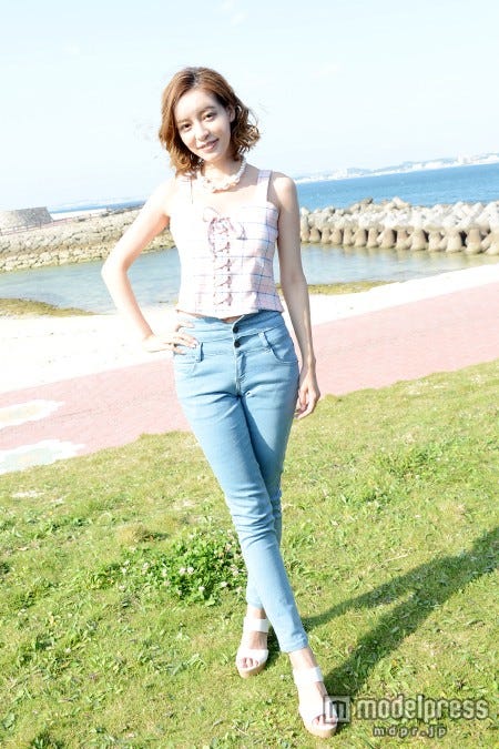 沖縄の海と太陽の陽射しの中で/大沢ケイミ