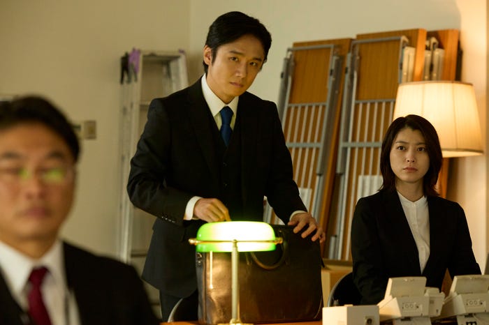 風間俊介、成海璃子「ハイド&シーク 0秒前の彼女」第1話(C)日本テレビ