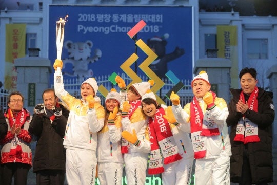 チャン･グンソクも参加した聖火リレーの様子（写真提供：2018平昌冬季オリンピック大会組織委員会）
