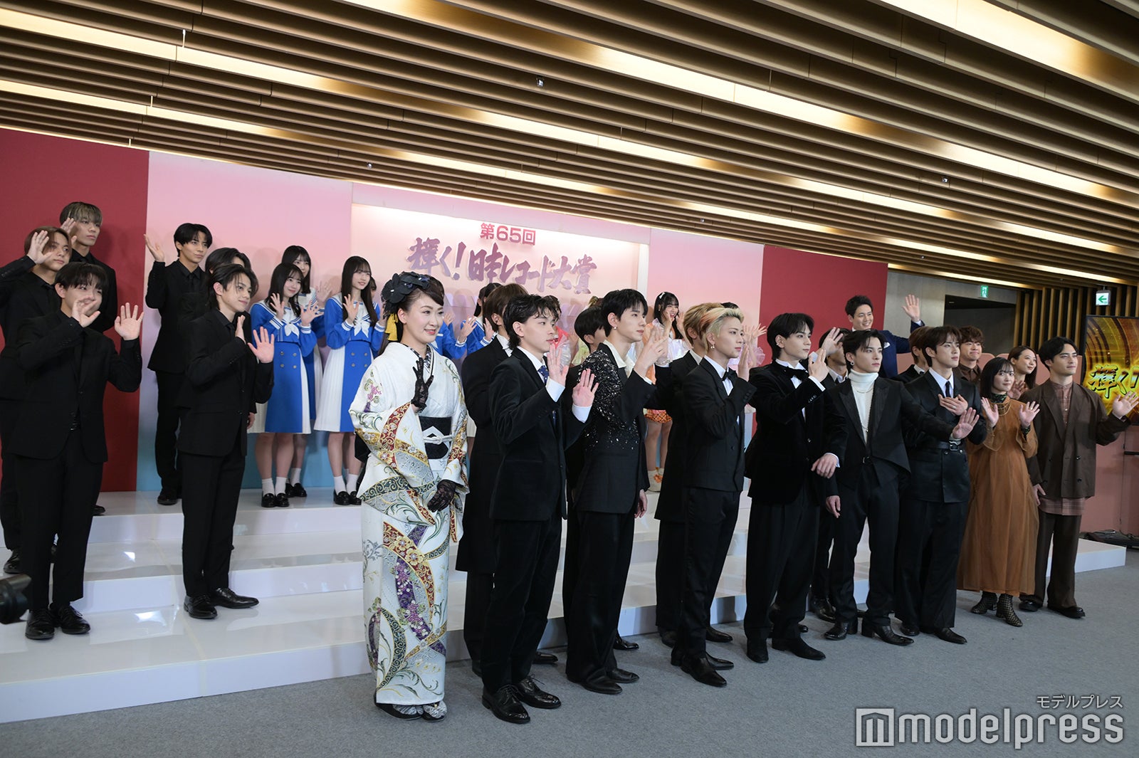 （後列左から）LIL LEAGUE、僕が見たかった青空、FRUITS ZIPPER、木村徹二（前列左から）市川由紀乃、imase、JO1、緑黄色社会（C）モデルプレス