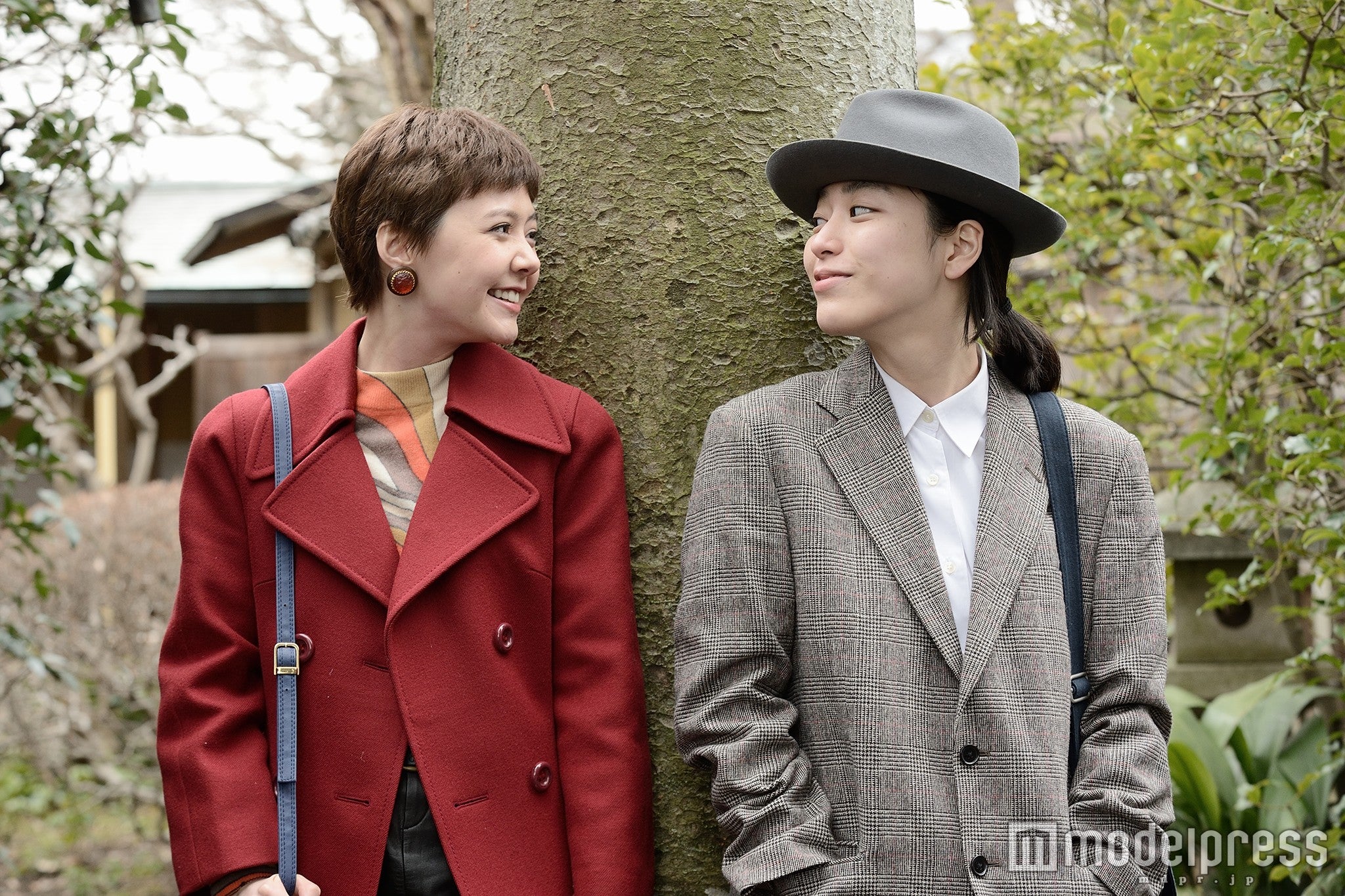 遠藤新菜、成海璃子（C）2015 「無伴奏」製作委員会 