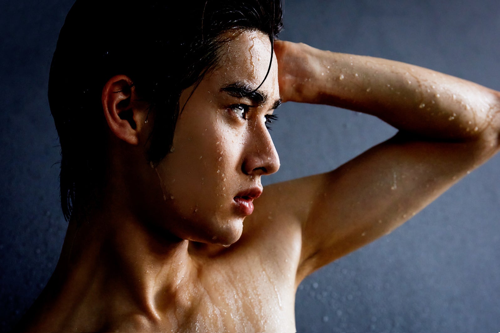 「藤岡真威人1st写真集 EXPRESSIONS」（東京ニュース通信社刊）