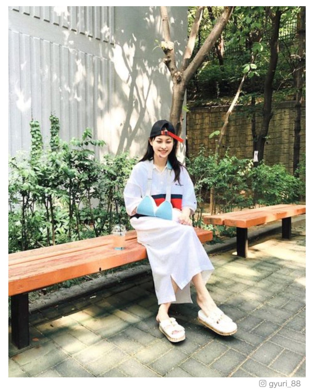 KARA出身ギュリ、ギプス姿に心配の声 知英らも反応