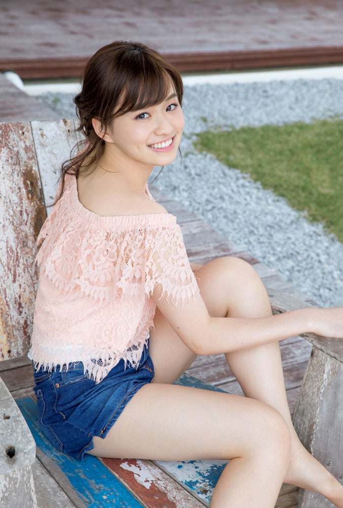 ミス東大・篠原梨菜、ショーパンで開放的な姿 グラビアに初挑戦