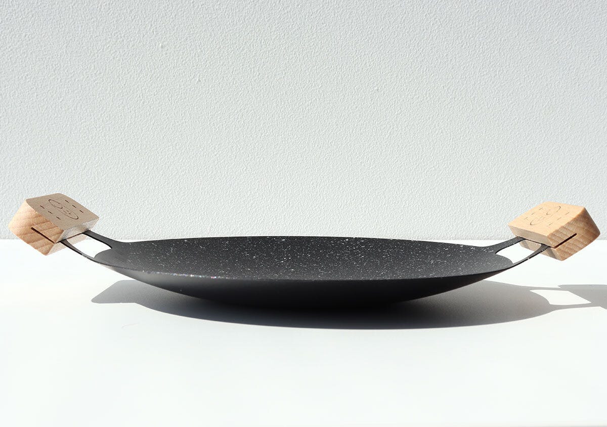 宝島社雑誌付録のモノマスター5月号増刊のちいかわくりまんじゅうのアウトドア鉄板皿3