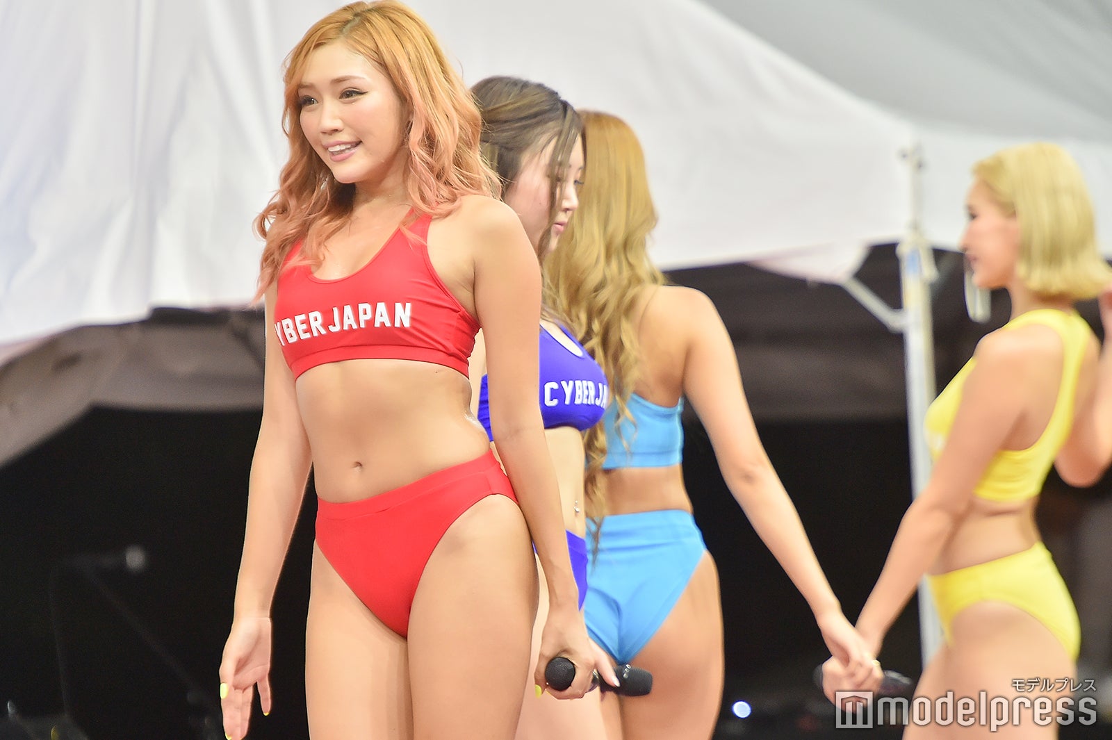 CYBERJAPAN DANCERS（C）モデルプレス