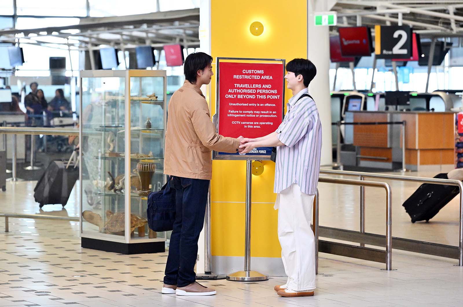 竹内涼真、キム・ムジュン「ブラックペアン シーズン２」第1話より（C）TBS