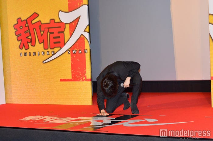 綾野剛(C)モデルプレス