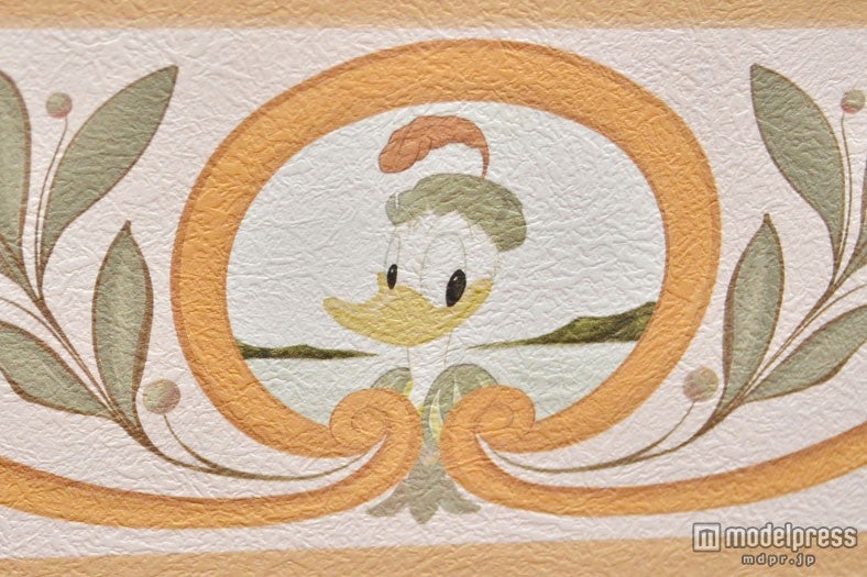 カピターノ・ミッキー・スーペリアルーム／ベッドサイドに描かれたドナルドダック