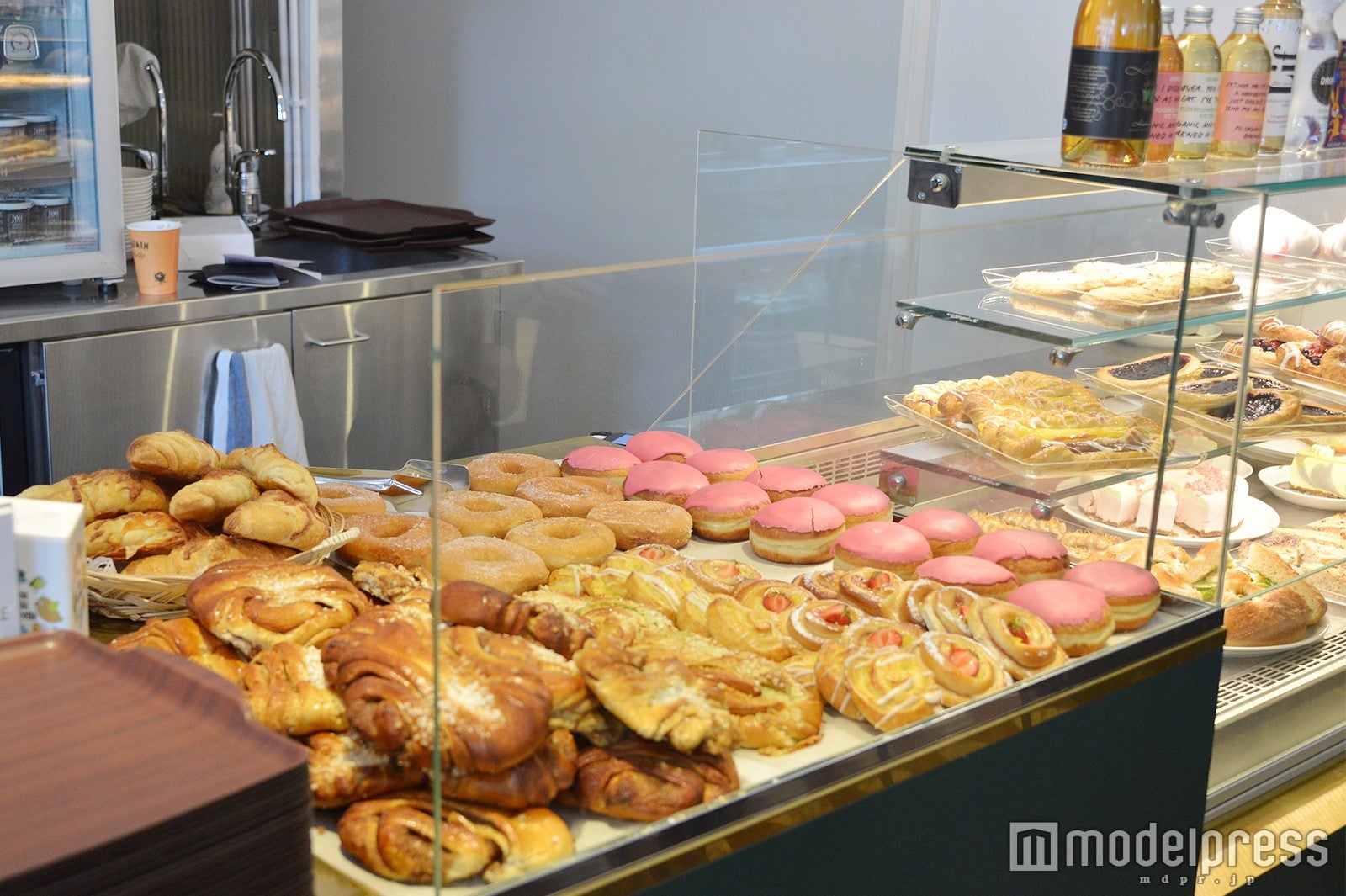 店内に並ぶペストリー （C）モデルプレス