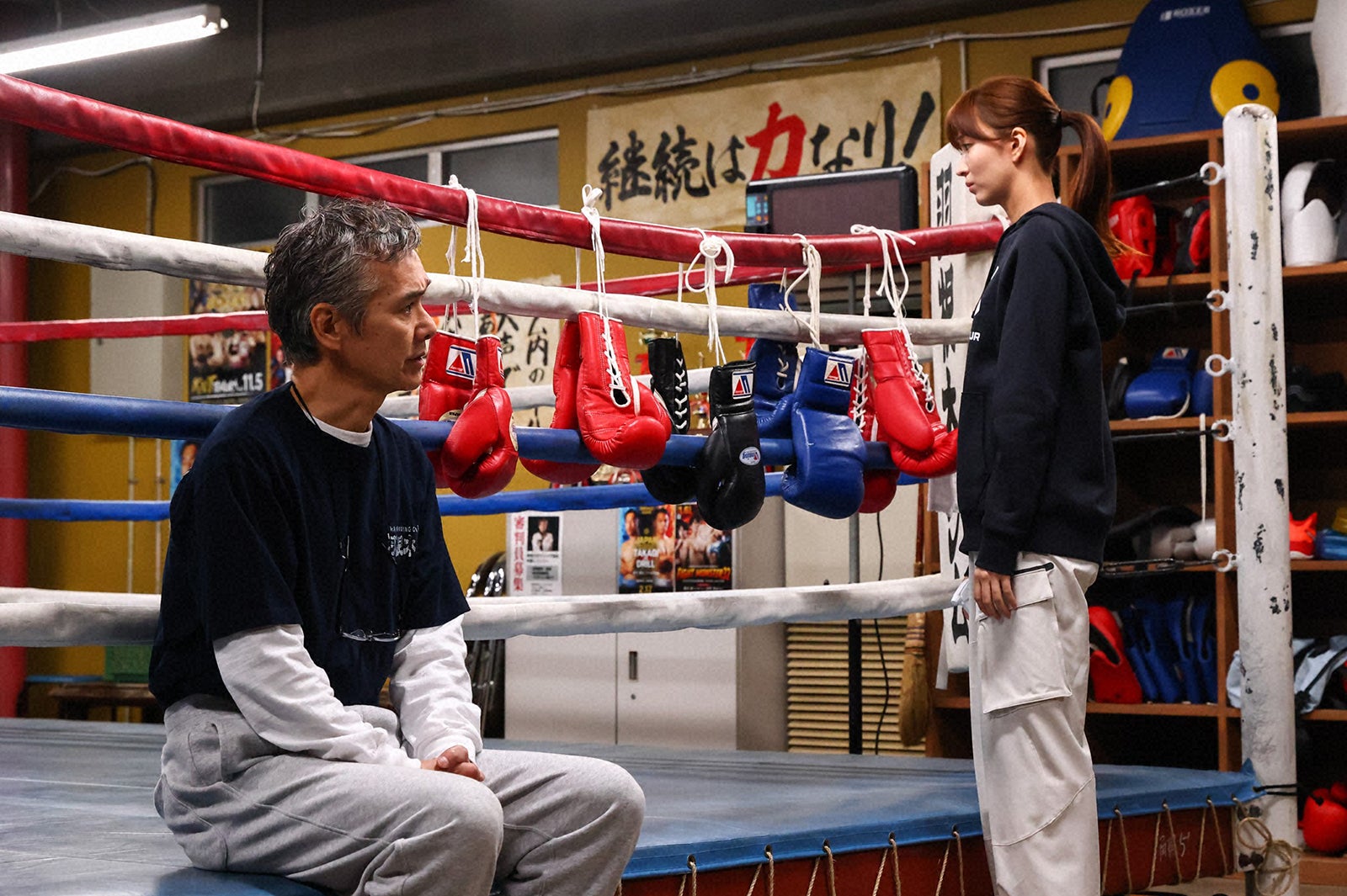 渡部篤郎、岡崎紗絵「あのクズを殴ってやりたいんだ」最終話（C）TBS