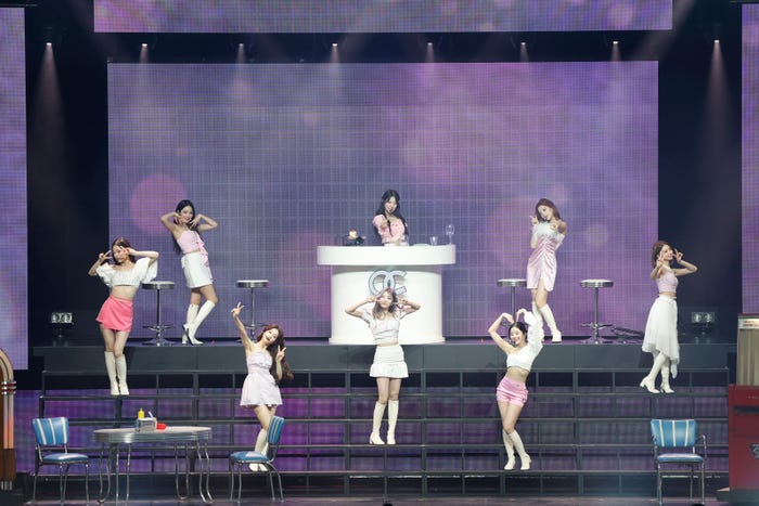 fromis_9「2022 fromis_9 concert<LOVE FROM.>IN JAPAN」より(P)&(C)PLEDIS Entertainment