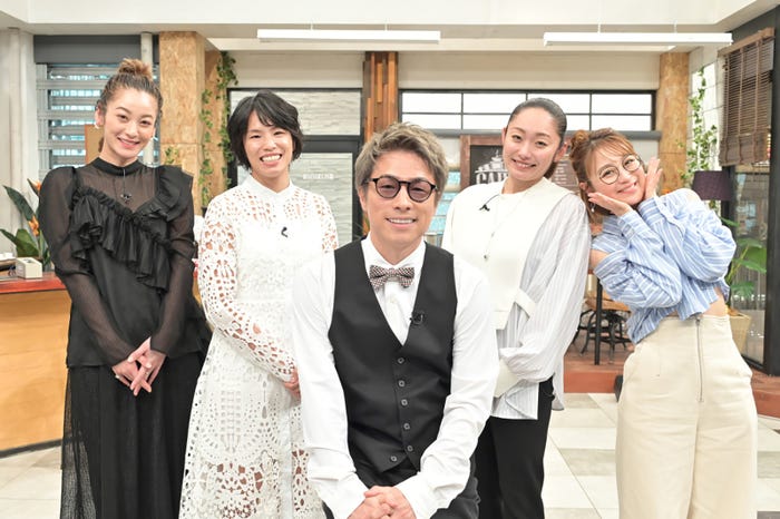 (左から)西山茉希、松本薫、田村淳、安藤美姫、鈴木奈々(C)TBS