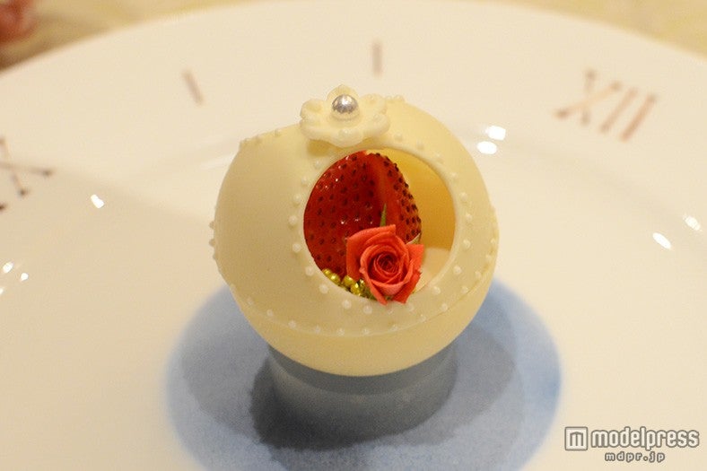 デザートをデコレーション