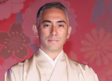 「さすがのLVさん」「オシャレでお似合い」團十郎 ヴィトンから大きなXマス贈り物「嬉しい！！」