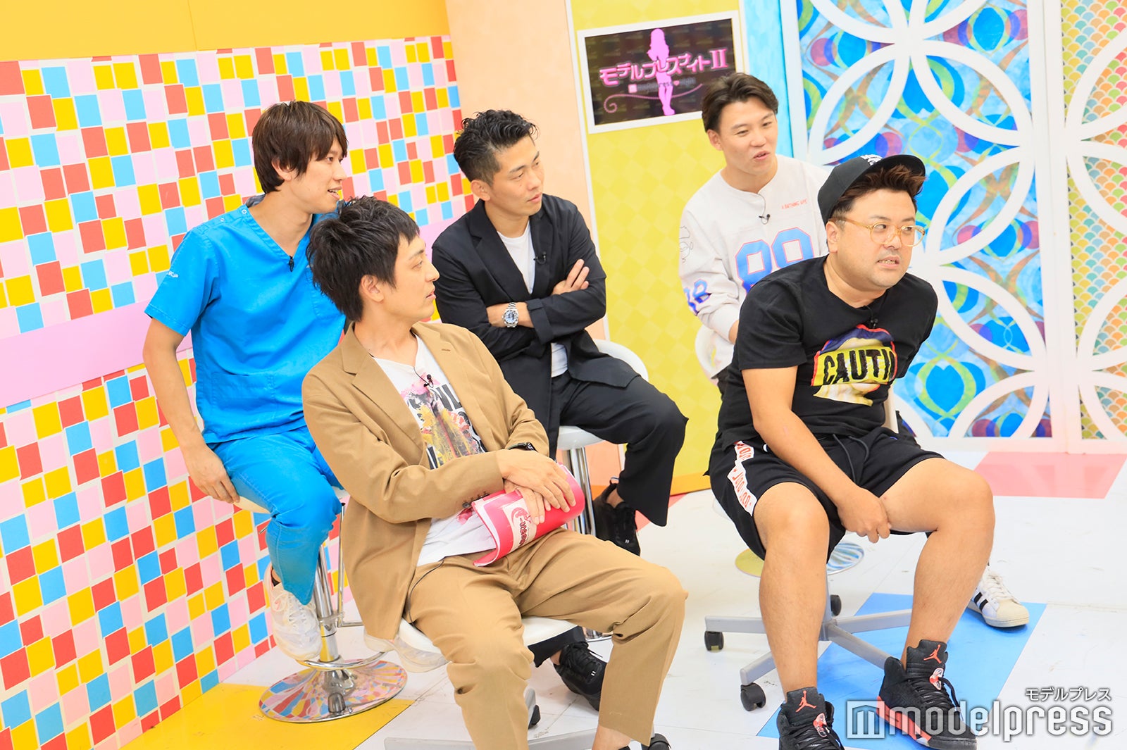 （前列）とろサーモン（後列左から）しゅんしゅんクリニックP、太田博久、おたけ （C）モデルプレス