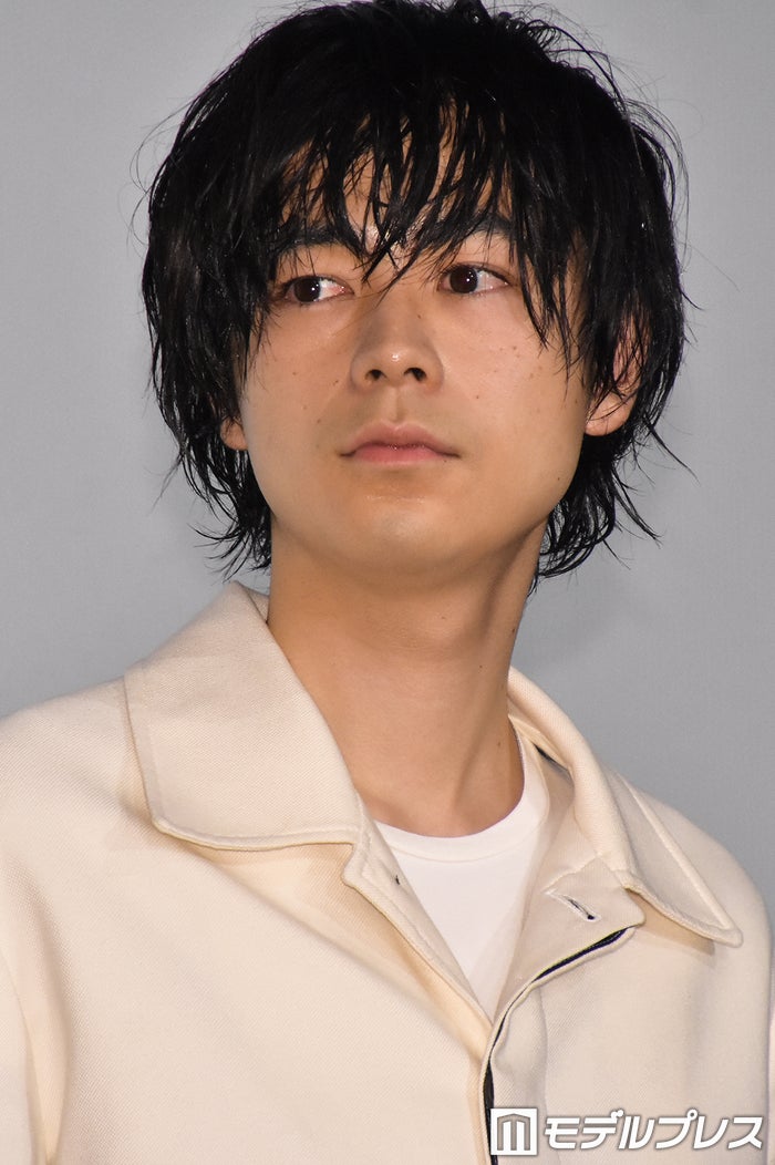 成田凌、“全裸生活”告白にスタジオ驚愕 - モデルプレス