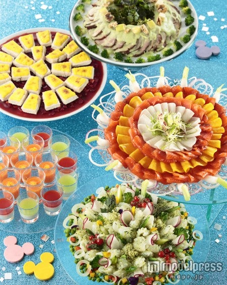 東京ディズニーランドホテルの「シャーウッドガーデン・レストラン」のブッフェ（C）Disney