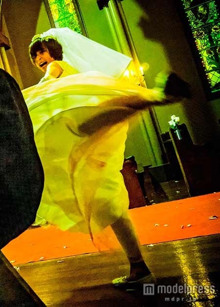 篠田麻里子、ウエディングドレス姿でアクションに初挑戦（C）2015「リアル鬼ごっこ」学級委員会 【モデルプレス】