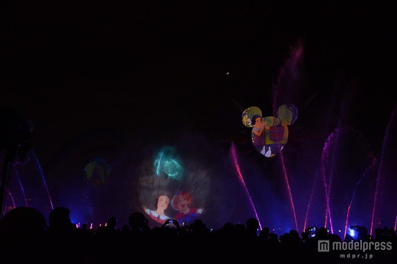 新エンターテイメント「ワールド・オブ・カラー：セレブレイト！ワンダフル・ワールド・オブ・ウォルト・ディズニー」