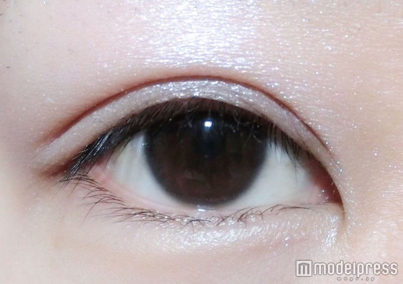 【キャンメイク】「ウィンクグロウアイズ“3 ロマンティックオーラ”」使用／写真：mari（C）モデルプレス