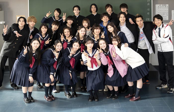 「遺書、公開。」(C)2024 映画「遺書、公開。」製作委員会(C)陽東太郎/SQUARE ENIX