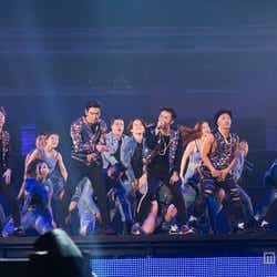 モデルプレス - BIGBANG、史上初の快挙 総動員数74万1000人の日本ツアー開幕