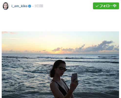 水原希子、谷間あらわな美バスト大胆披露 黒ワンピース水着に釘付け