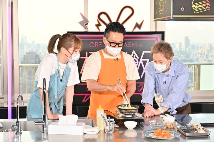 本田翼、宮川大輔、中居正広(C)TBS