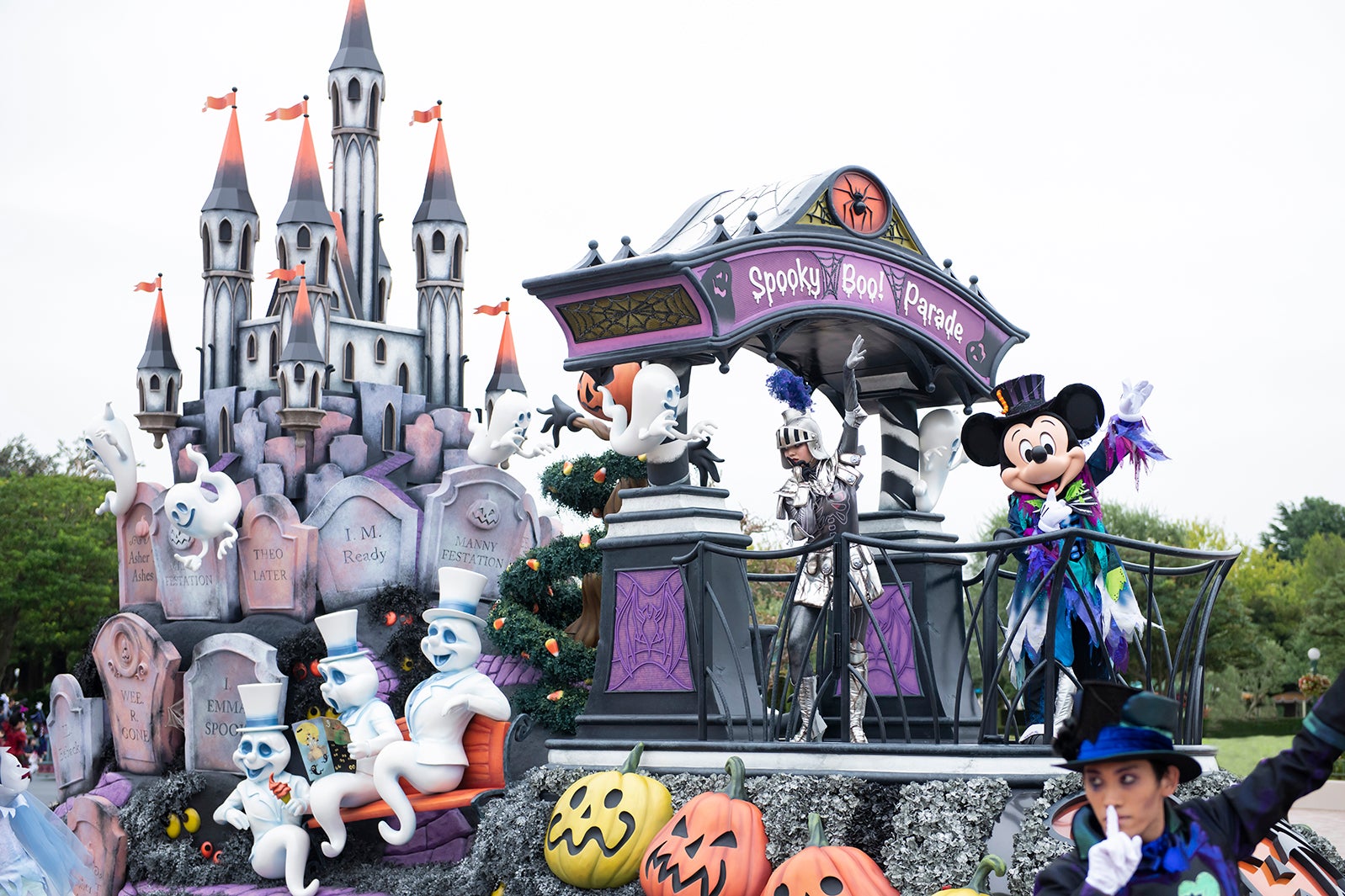「スプーキー“Boo！”パレード」（C）Disney