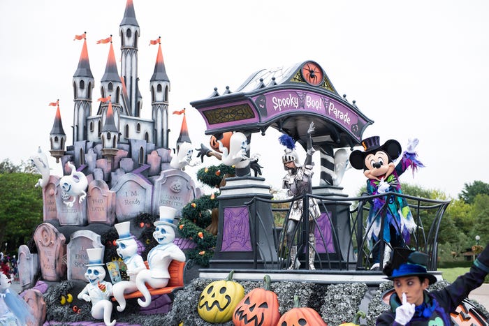 「スプーキー“Boo!”パレード」(C)Disney
