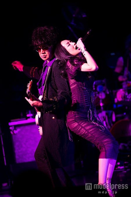 中島美嘉が熱唱/全国ツアー「MIKA NAKASHIMA CONCERT TOUR 2015 "THE BEST" ~DEARS&をTEARS~」より