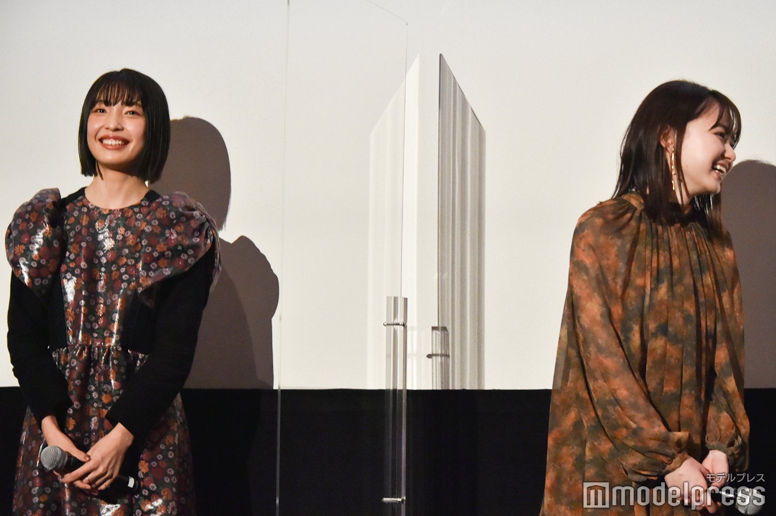 芋生悠、山田杏奈（C）モデルプレス