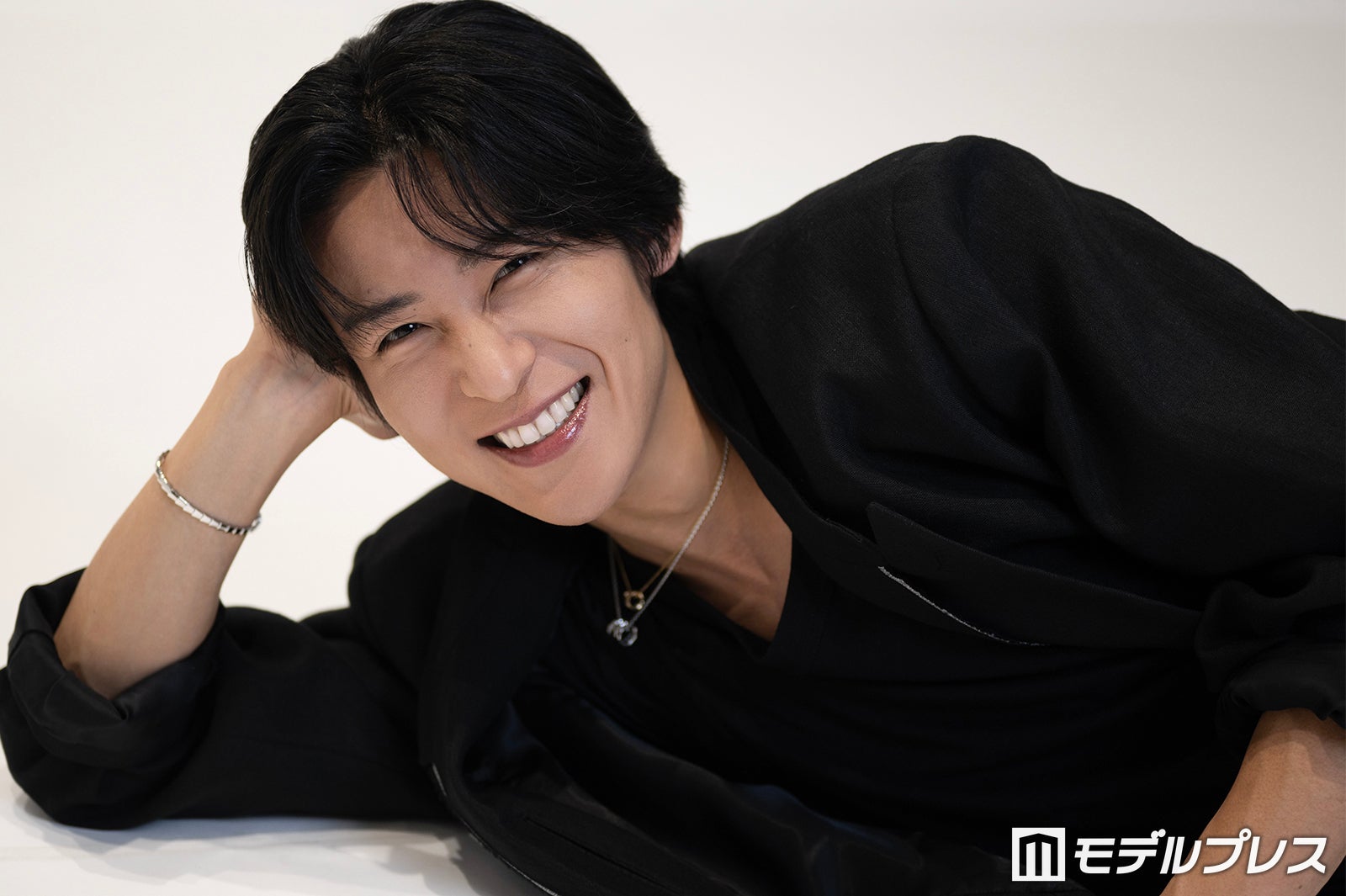 Snow Man目黒蓮、自身の“二面性”分析「確実に違う顔になっている」瞬間とは 守り続けたい存在も明かす【「SAKAMOTO DAYS」インタビュー後編】