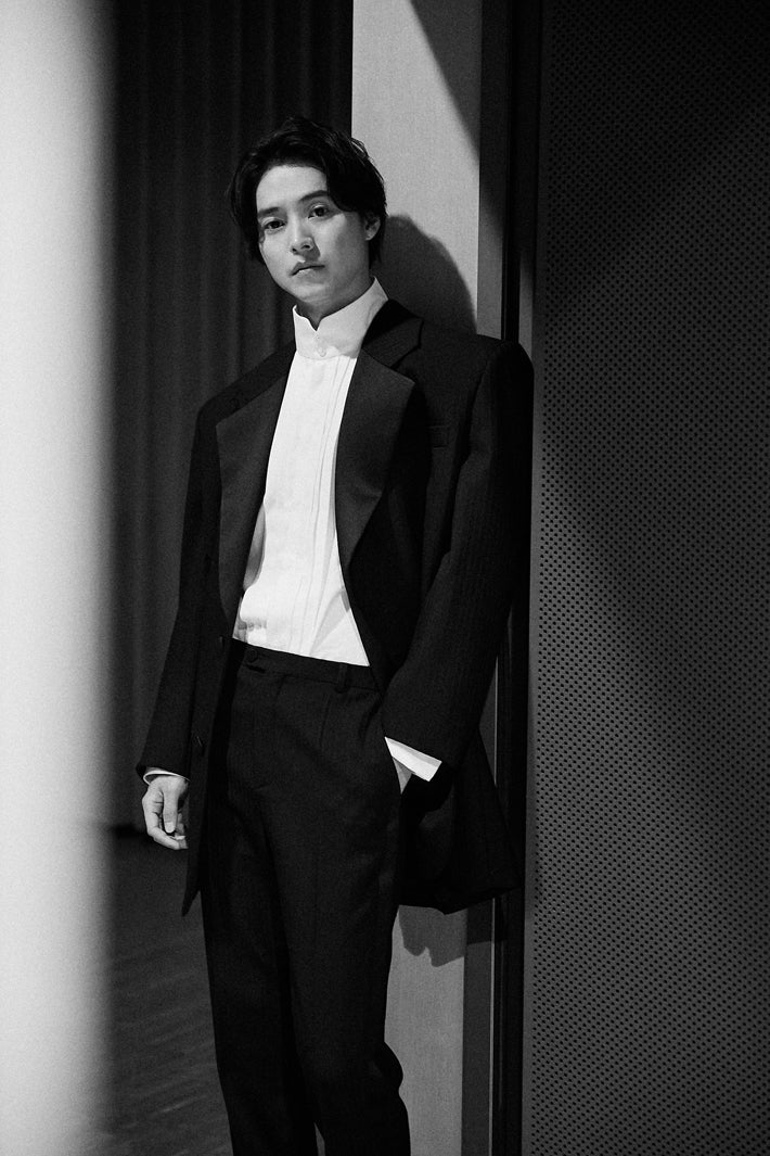 「サンローラン」衣装姿の山崎賢人（提供写真）