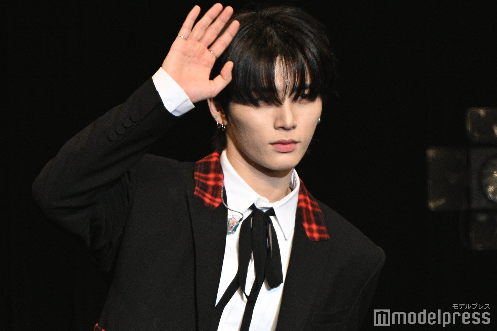 ONEDOORに手を振るTAESAN（テサン）（C）モデルプレス