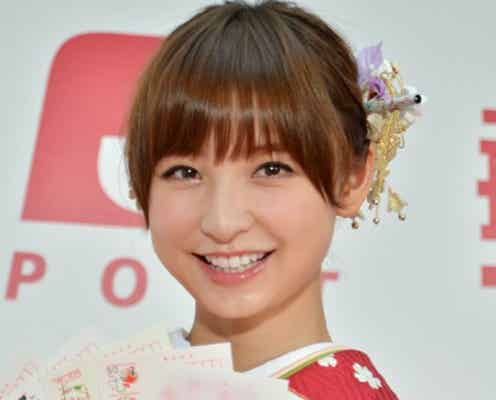 篠田麻里子、艶やか振袖姿で1年を振り返る