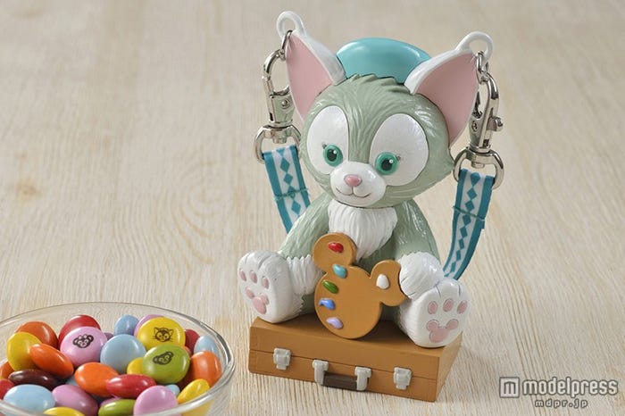 カラフルチョコレート、ミニスナックケース付き(920円)/(C)Disney