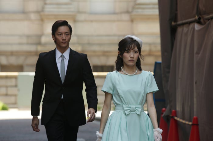 渡辺麻友(第35話「私のボディガード」)より(C)AKBラブナイト製作委員会作委員会