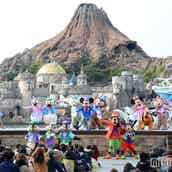 ディズニーシー15周年記念 ミッキーが全国15都市でパレード開催 モデルプレス ディズニーシー15周年記念 ミッキーが全国15都市でパレード開催 モデルプレス