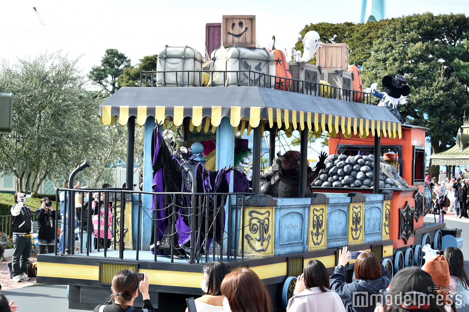 「ミッキーのグリーティングパレード・ウィズ・ヴィランズ」（C）モデルプレス（C）Disney