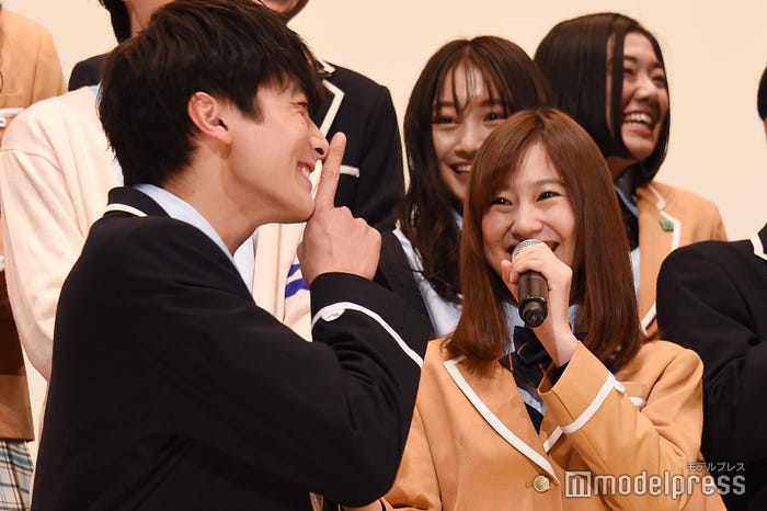 小関裕太、恒松祐里(C)モデルプレス