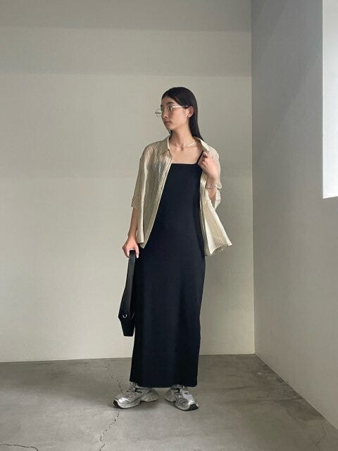 黒キャミワンピース コーデ 黒キャミワンピースコーデ4