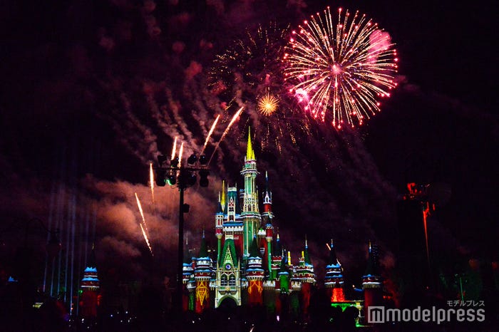 「ワンダフル・クリスマスタイム・ファイヤーワークス」(C)モデルプレス(C)Disney