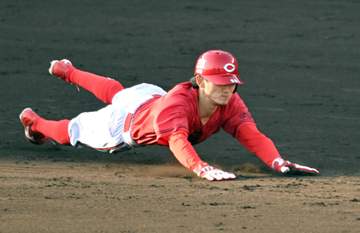 広島・辰見 今季5の5盗塁成功率100％3つの秘訣 赤松コーチ証言「スピードに乗るのが早い」