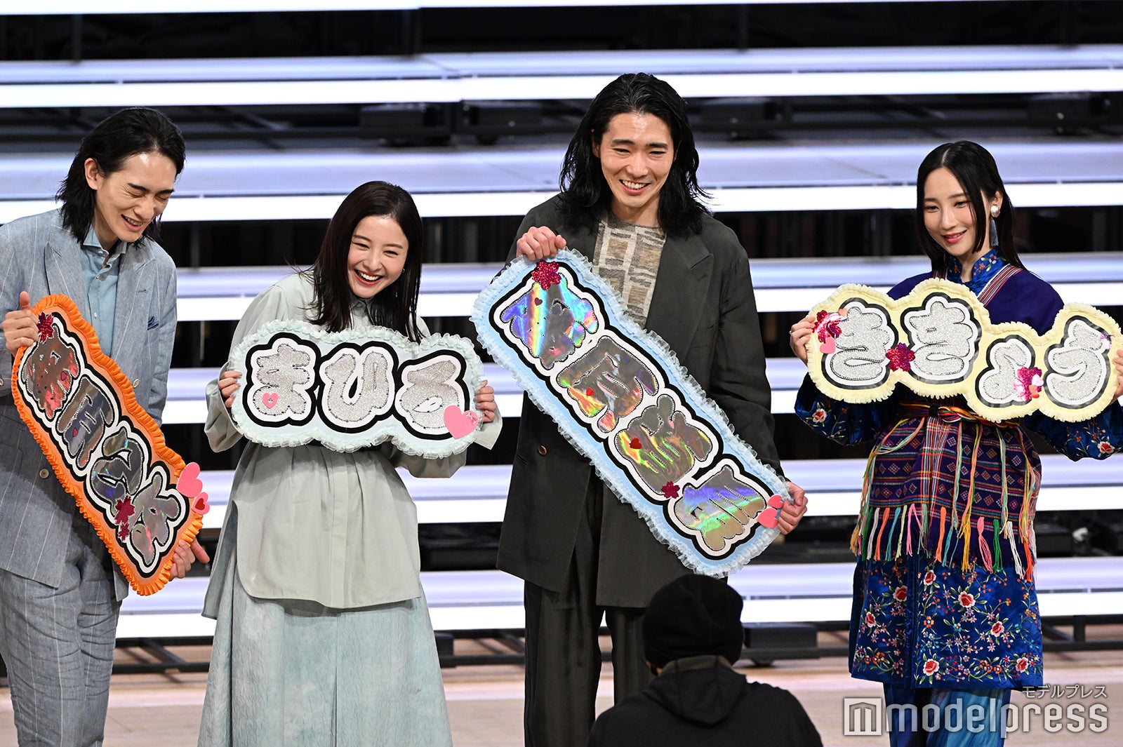 町田啓太、吉高由里子、柄本佑、ファーストサマーウイカ（C）モデルプレス