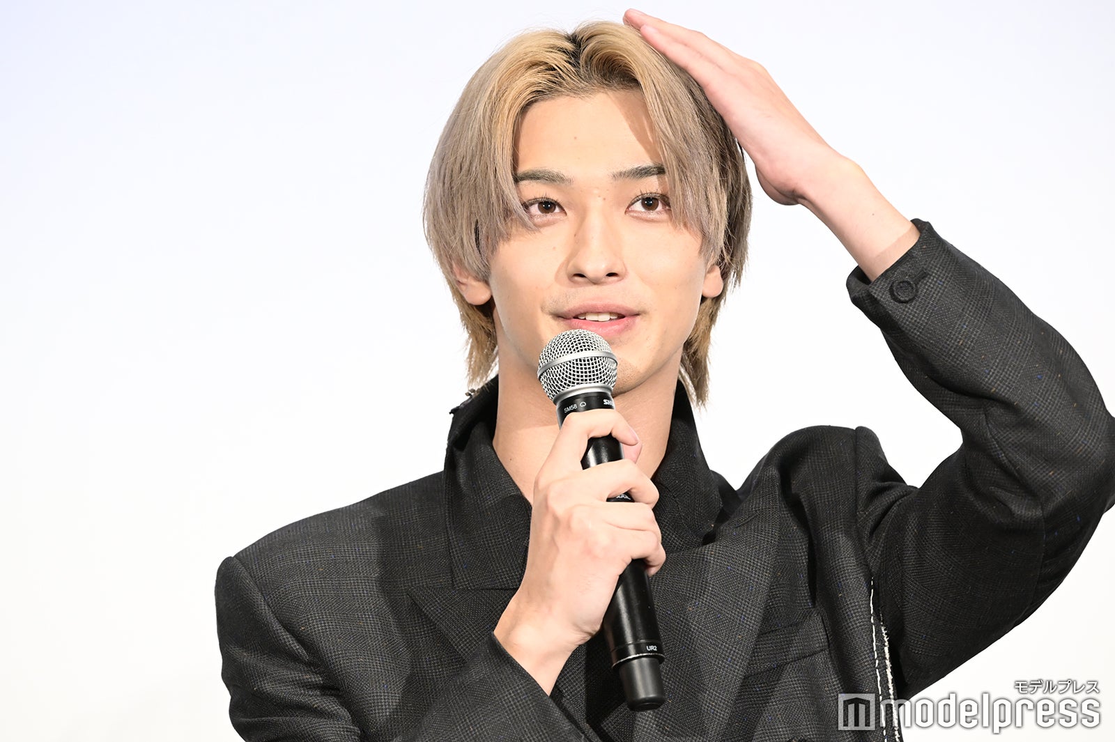 横浜流星「はじこい」“ユリユリ”無敵ピンクヘアのファンに神対応＜アキラとあきら＞