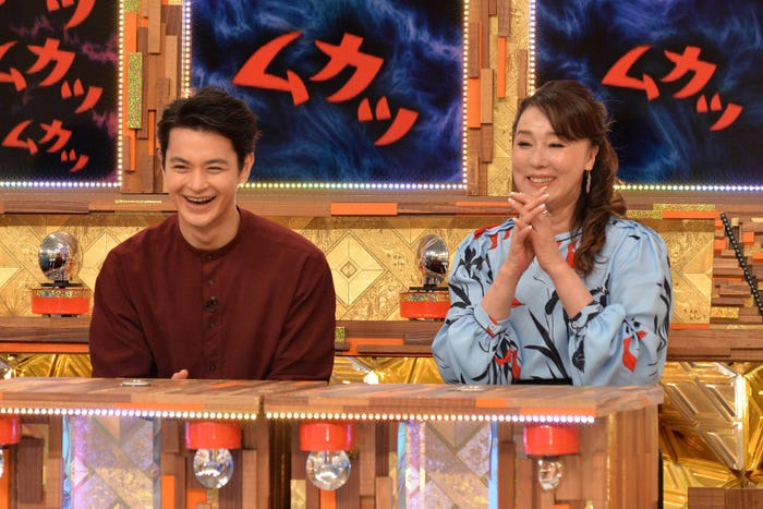 瀬戸康史、浅野ゆう子(C)フジテレビ