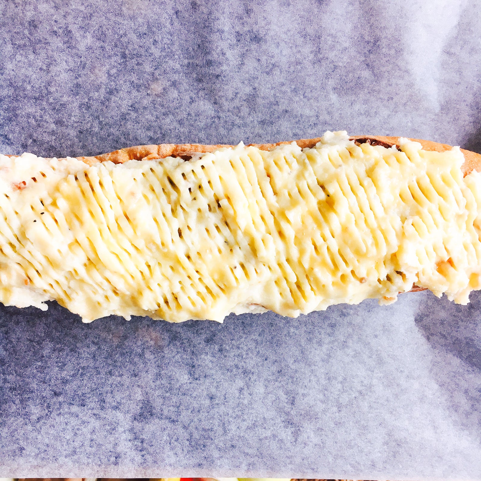 手順8：溶き卵を塗りフォークで模様をつける／画像提供：柏原歩