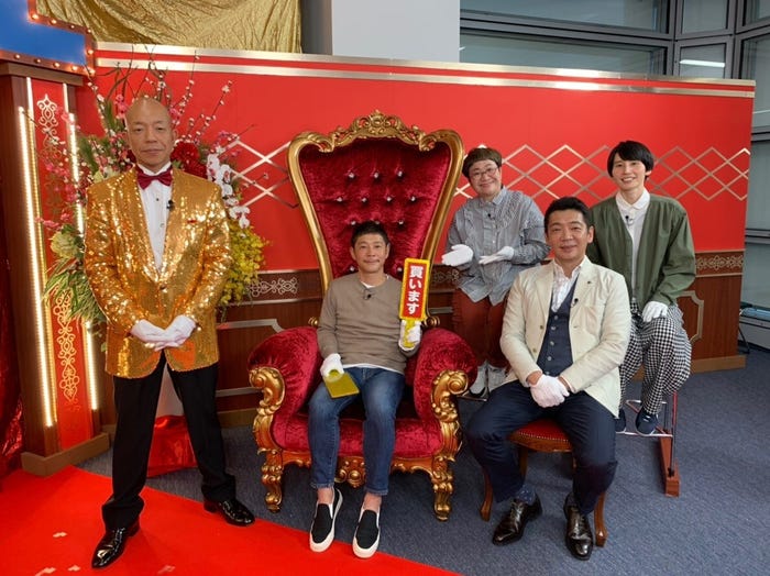 小峠英二、前澤友作氏、近藤春菜、宮根誠司、箕輪はるか(C)読売テレビ
